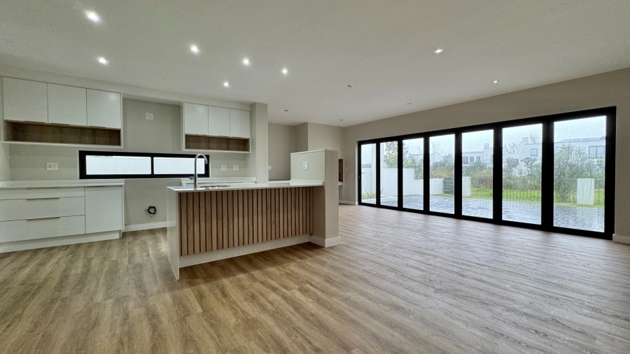 4 Bedroom Property for Sale in Croydon Gardens Estate Western Cape